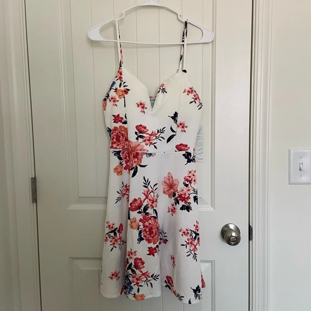 NWT | Almost Famous women’s floral minidress — medium - Picture 1 of 6